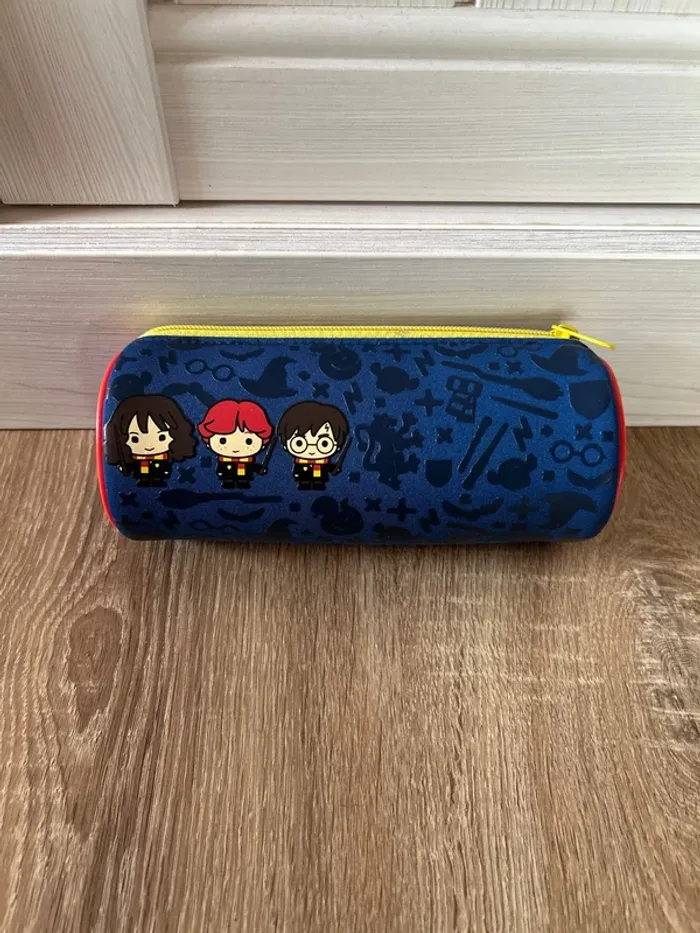 Trousse Harry Potter Chibi WBEI / état neuf / multicolore / new condition - photo numéro 2