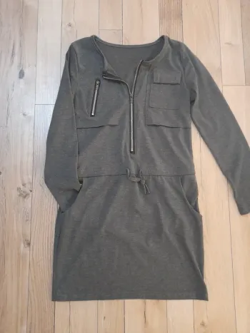 Robe grise