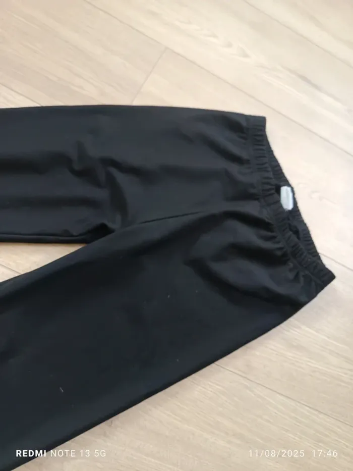Magnifique legging chaud noir Shein taille 10 ans - photo numéro 2