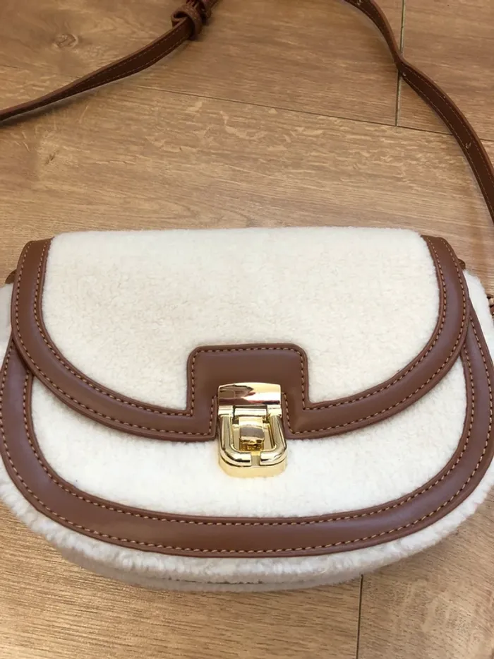 Sac bandoulière moumoute beige et camel