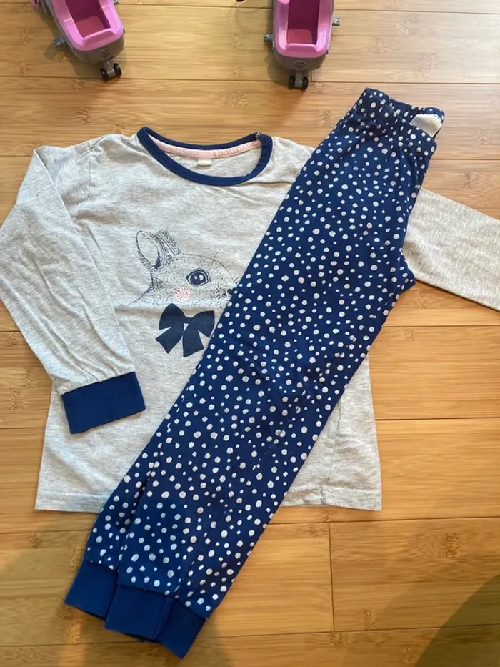 5 ans - Set de 4 vêtements de nuit - 3 chemises de nuit et 1 pyjama 2 pièces - photo numéro 3