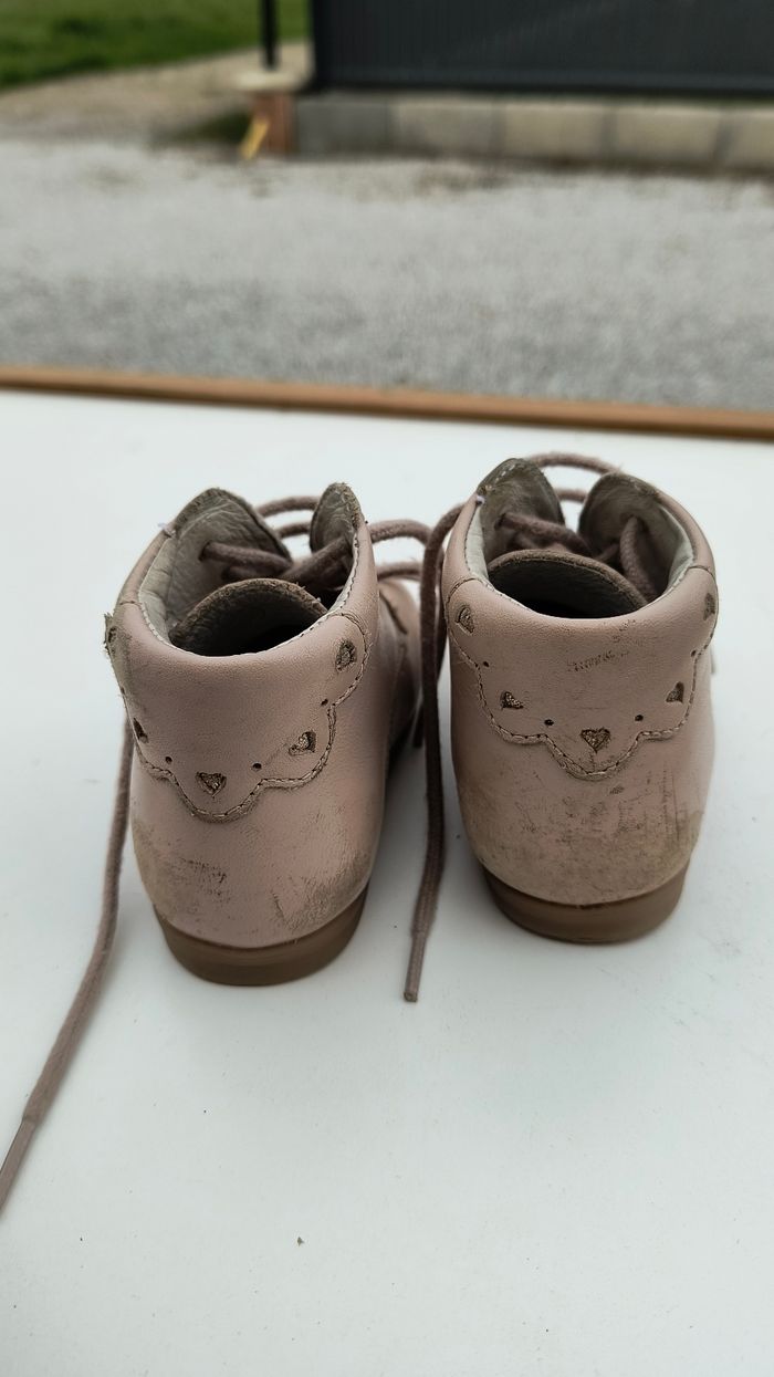 Chaussures de marche  fille pour bébé état correct  taille 19 - photo numéro 2
