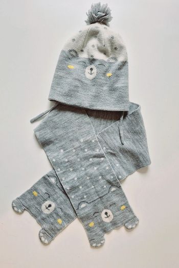 Lot bonnet et écharpe Zara taille 2 ans