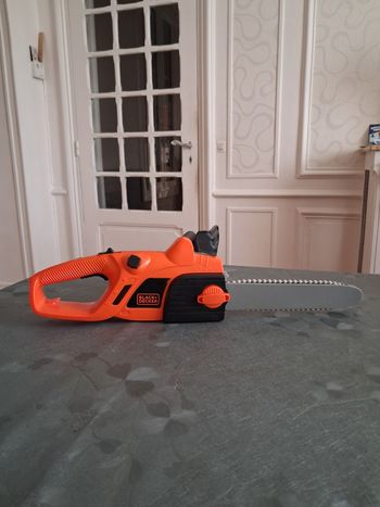 Tronçonneuse Black et Deker ( SMOBY)