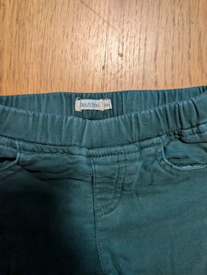 Pantalon vert bouteille garçon 24 mois - photo numéro 2