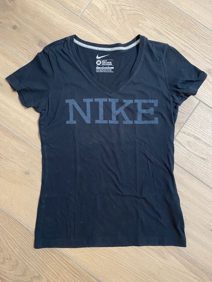 T shirt nike coupe slim taille M
