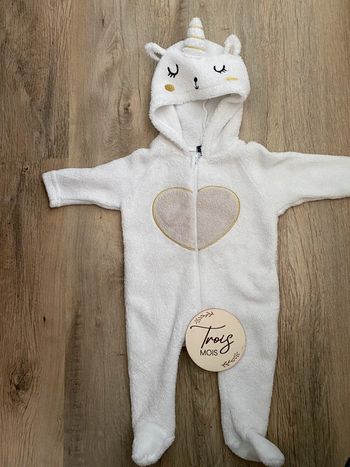 Combinaison polaire type surpyjama – Licorne taille 3 mois🦄💖