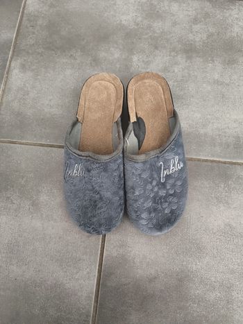 Pantoufles taille 36 neuve