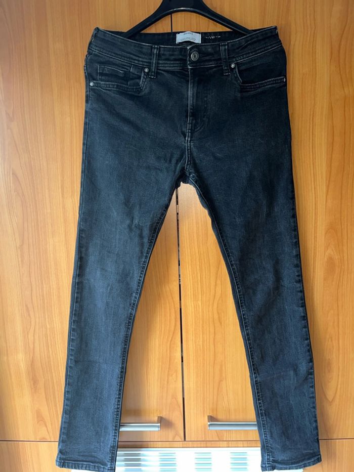 Jean skinny noir uni Bershka 40