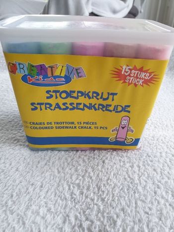 Boite de 15 craies de trottoir neuve