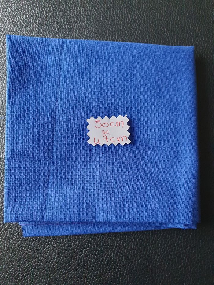 Tissu bleu 50x47cm
