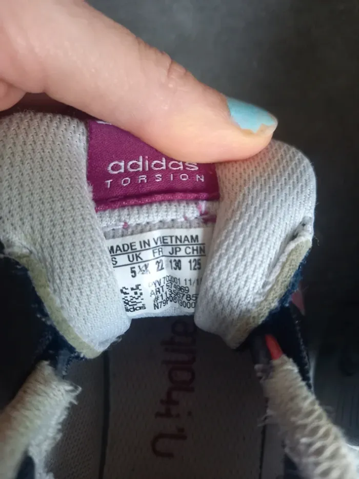 Baskets Adidas 22 - photo numéro 7