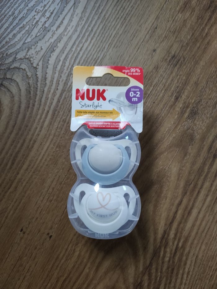 Lot de 2 tétines nuk 0 - 2 mois neuves