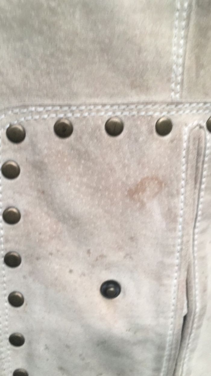 Veste en cuir cloutée - photo numéro 3