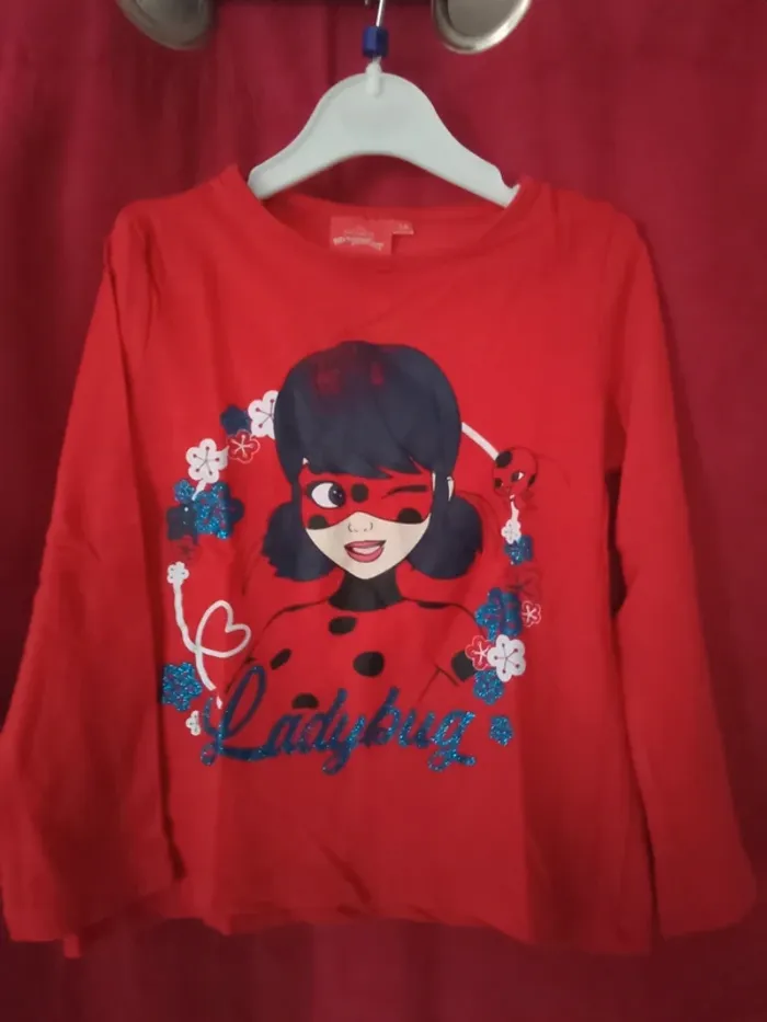 Tee shirt manches longues 3 ans le bleu dans les cheveux est effacé légèrement (60)
