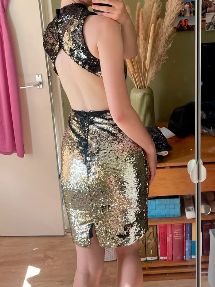 Robe mi-longue dorée - photo numéro 3