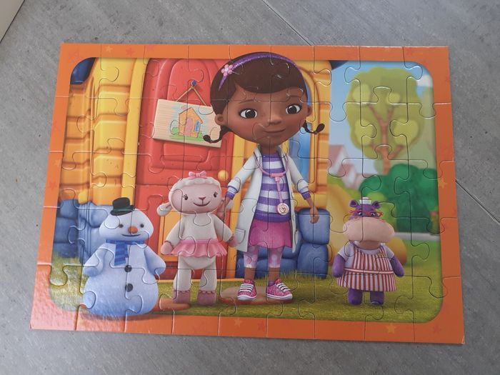 Puzzle 45 pièces docteur la peluche - photo numéro 2