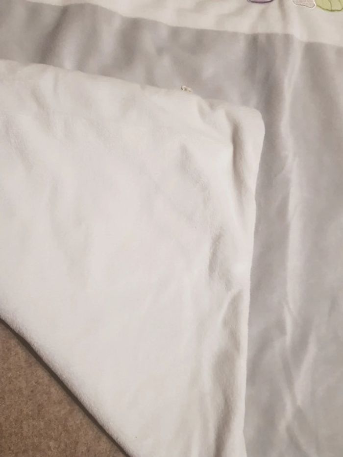 Couverture grand modèle 100x140cm noukies arthur et merlin neuve - photo numéro 3