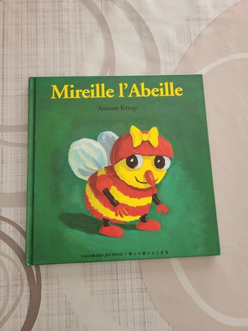 Livre mireille l'abeille