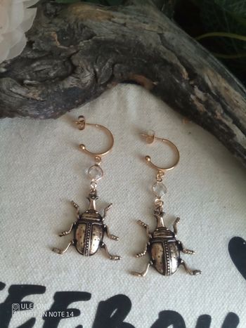 Boucles d'oreilles scarabées dorées