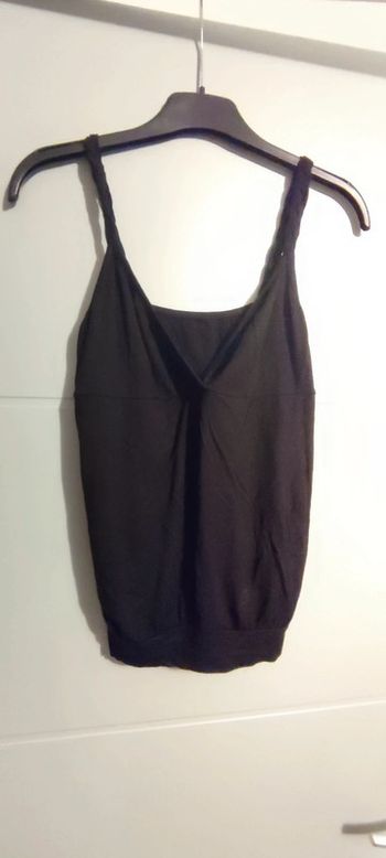 Débardeur noir à bretelles style lacets