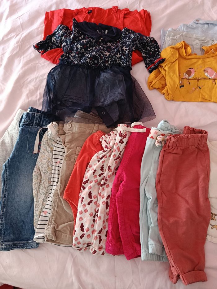 Lot vêtements fille 12 mois - photo numéro 3