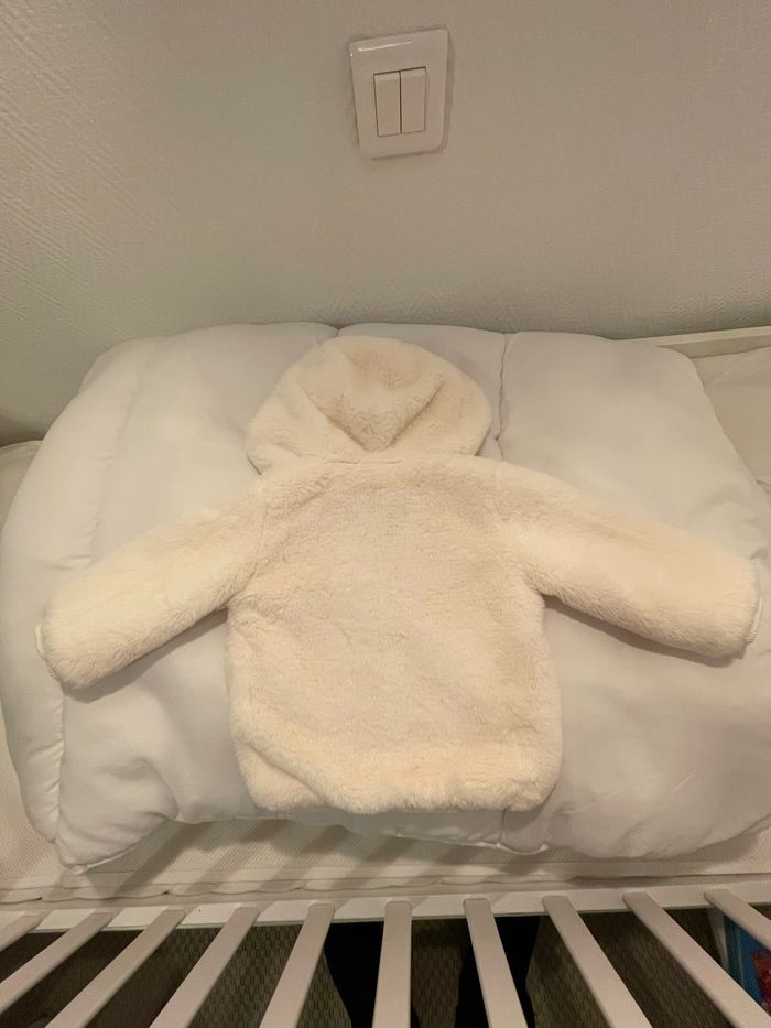 Petite veste blanche - photo numéro 3