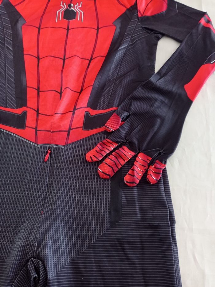 Costume combinaison spiderman noir et rouge 6-7ans - photo numéro 3