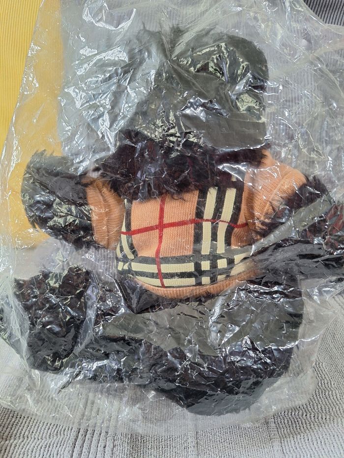 Peluche ours noir  Collection Burberry