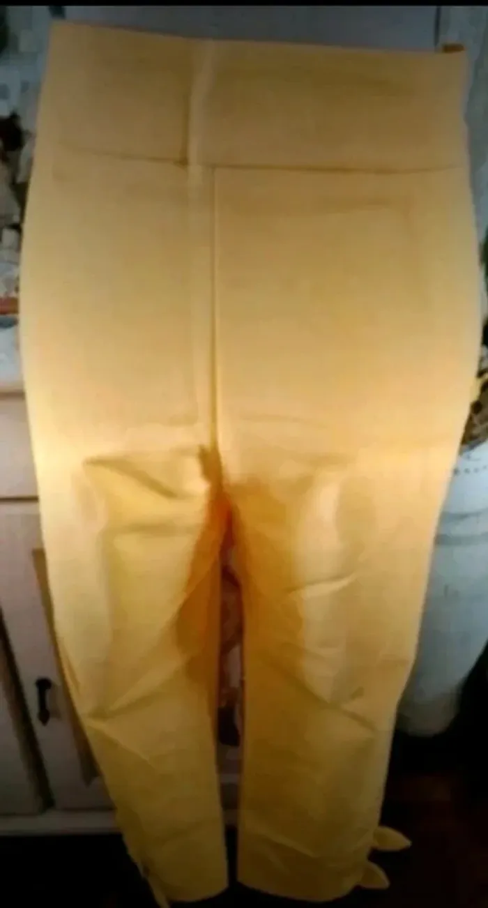 Pantalon 3/4 jaune Zara Taille XL Neuf - photo numéro 2