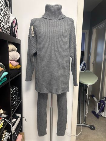 Ensemble gris neuf