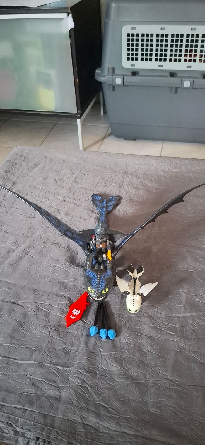 Lot Figurines - Dragon Krokmou Bleu avec Cavalier Harold + Bébé Dragon Blanc - photo numéro 3