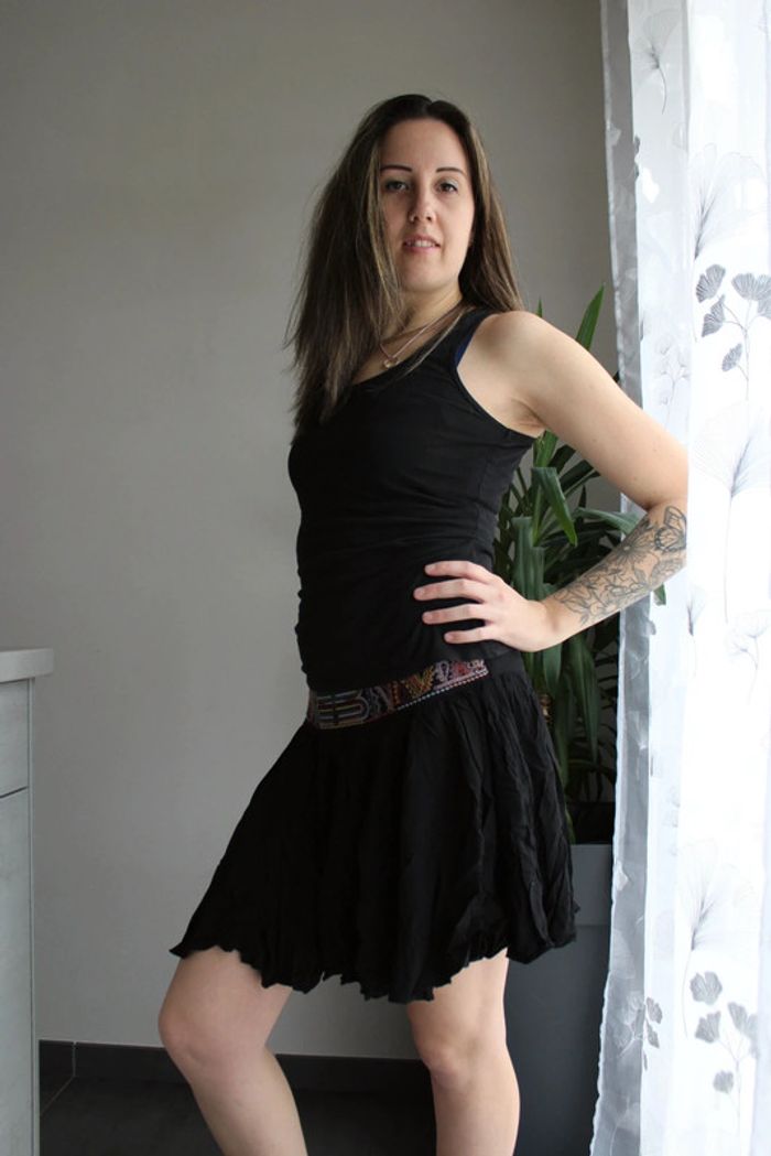 Jupe neuve + débardeur taille 38/M - photo numéro 5