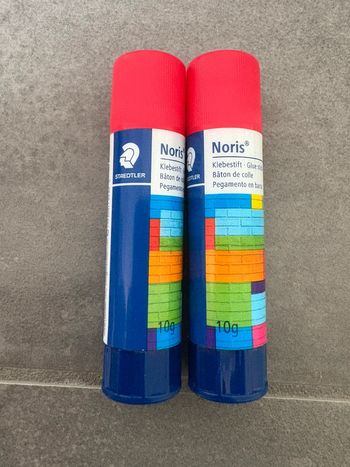 Lot de 2 tubes de colle neufs staedtler