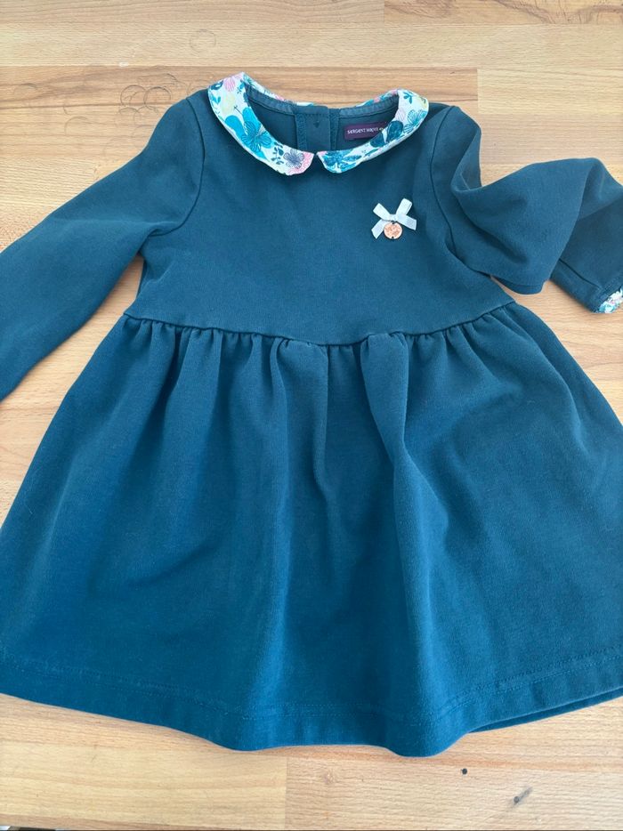 Robe 24m vert profond et col claudine fleuri