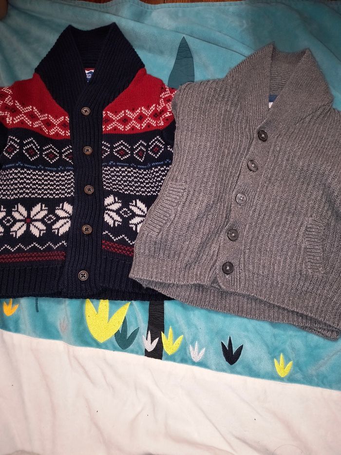 Lot de gilets 24m