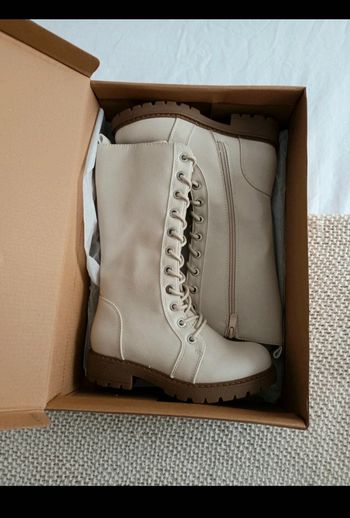 Bottes beige zippées neuves dans leur boîte d'origine 🏷  Pointure 32