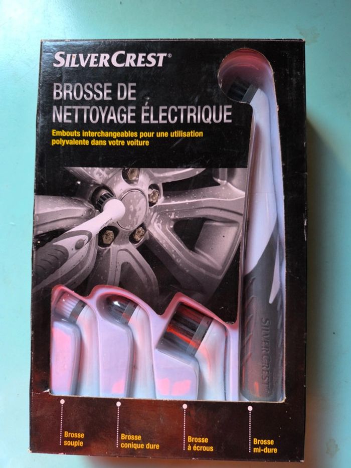 Brosse de nettoyage électrique pour tout type de voitures état neuf