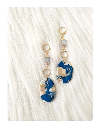 Boucles d'oreilles pendantes chics ovales en argile polymère et métal