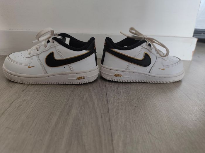 Chaussures Nike Air Force 1 enfant - photo numéro 2