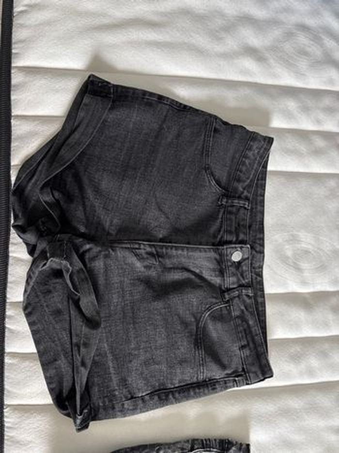 Lot de vêtements - photo numéro 2