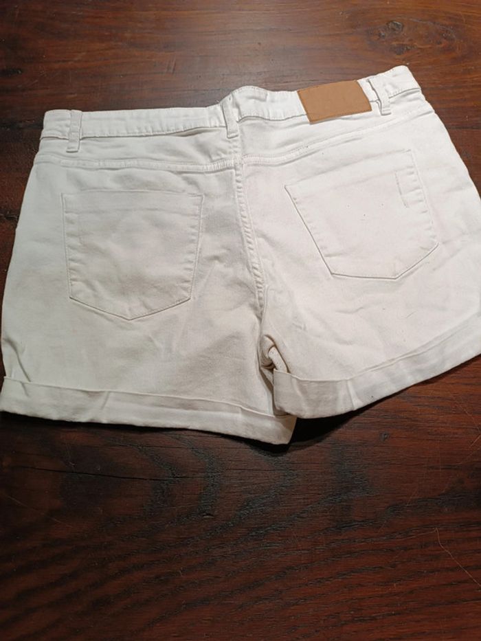 Short jean blanc - photo numéro 2