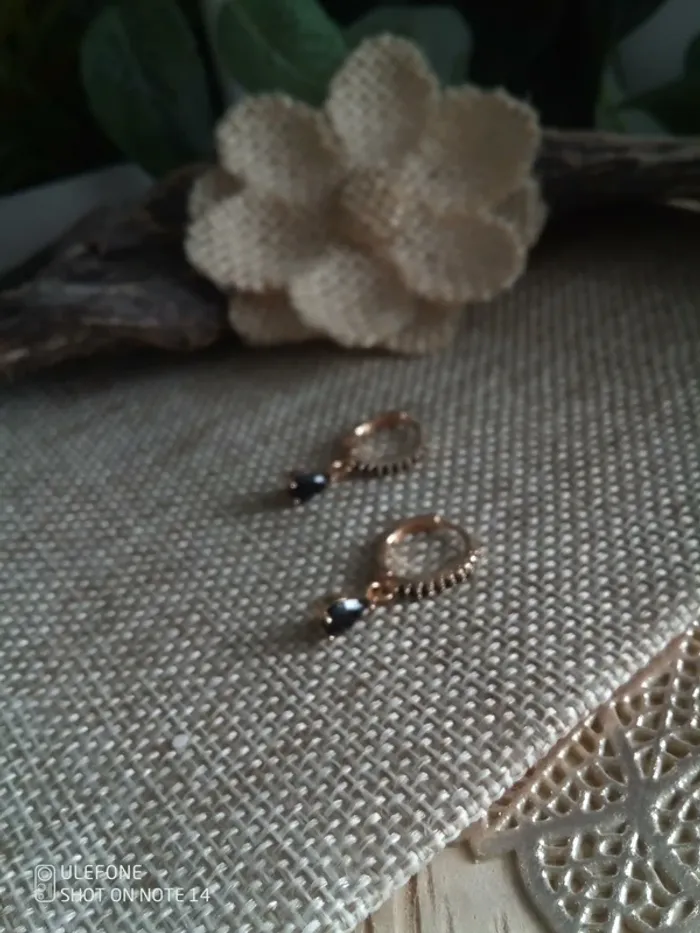 Petites créoles zircons noirs - photo numéro 2