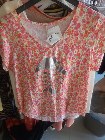 Tee shirt fleuri