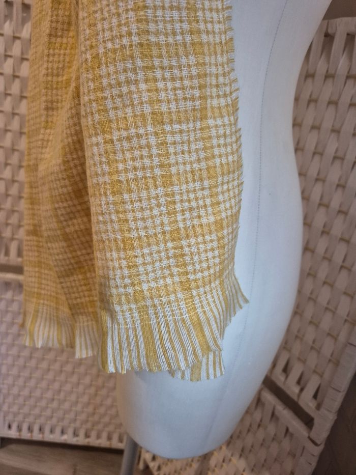 💕joli Foulard Diva Moutarde/ Grande écharpe / Châle   ETAM femme Douceur d'hiver💕 - photo numéro 4