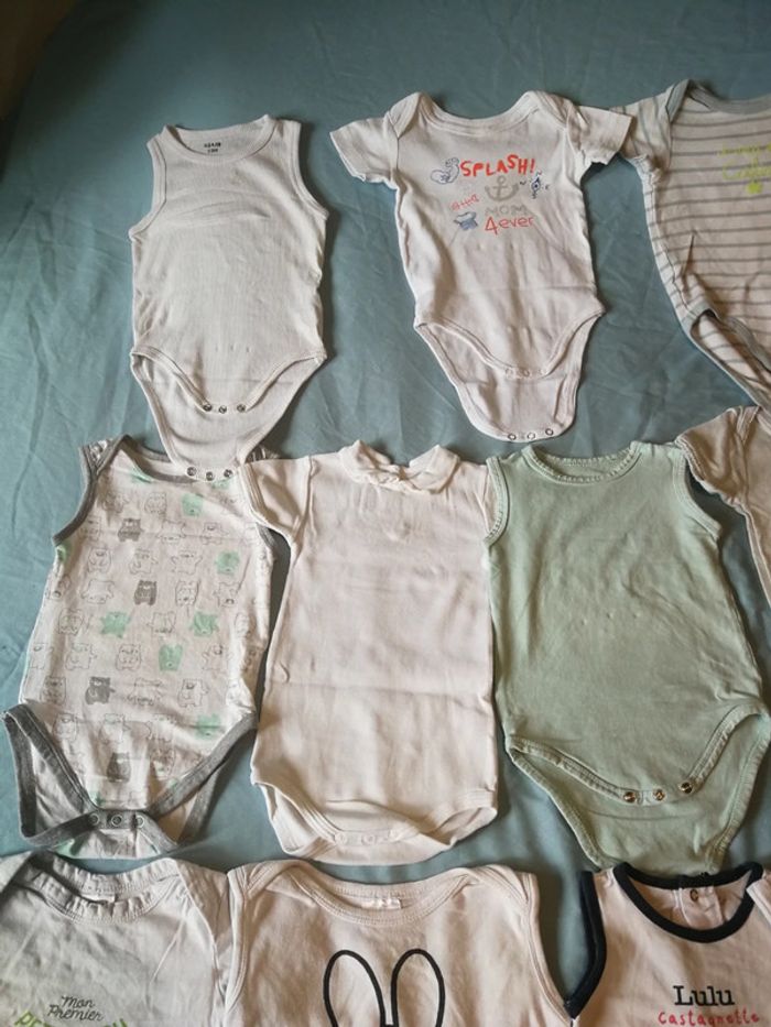 Gros lot de 12 mois - photo numéro 9
