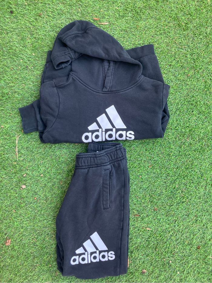 Ensemble adidas 8 ans