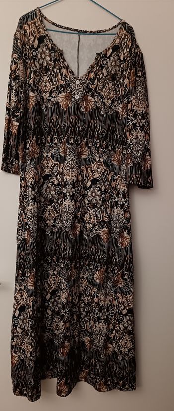 Robe longue T 46 noir avec motifs