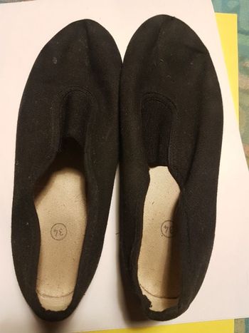 Chaussons de sport noir enfant