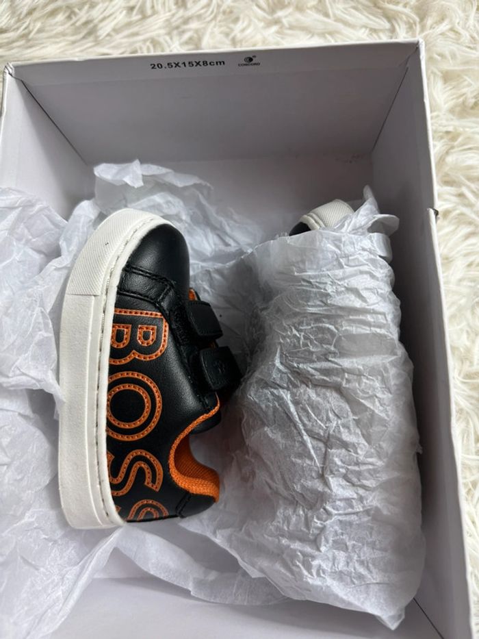 Paire de basket BOSS noir et orange taille 19 - photo numéro 7